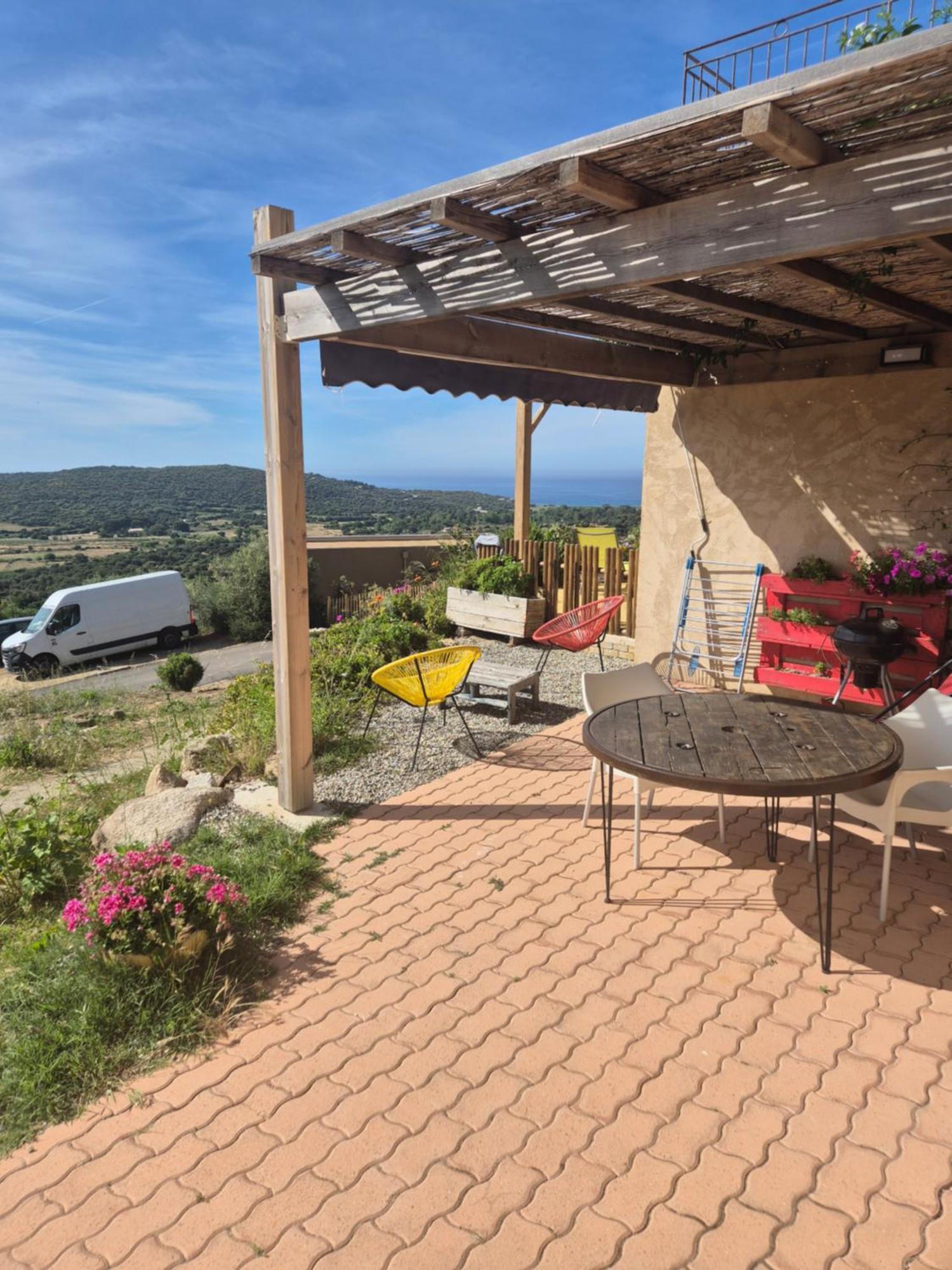 Charmant Petit Logement A 3 Kms De La Plage Belgodere  Ruang foto