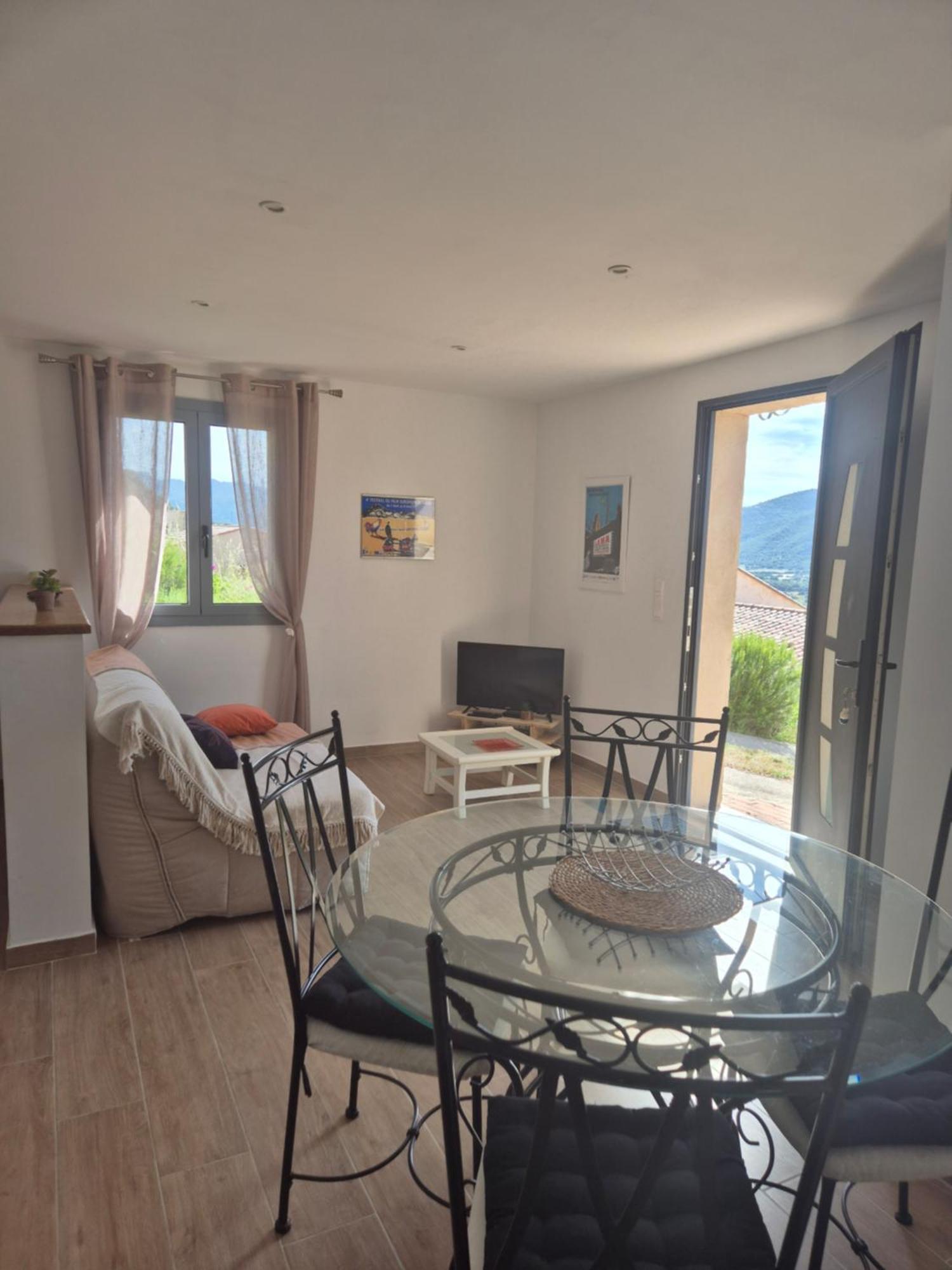 Charmant Petit Logement A 3 Kms De La Plage Belgodere  Ruang foto